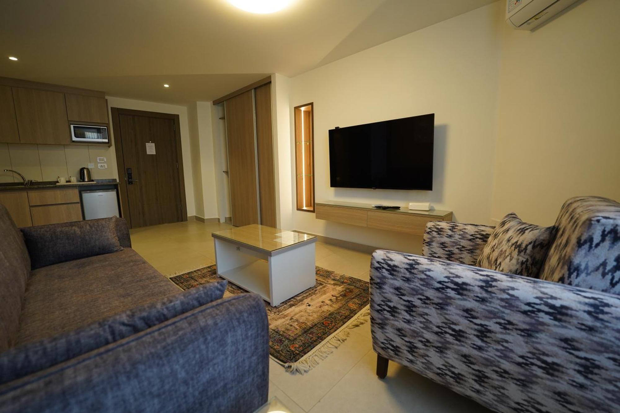 Red Carpet & 4* Amman